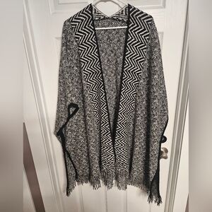 Elegant Black and White Women's Poncho